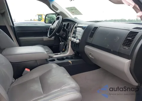 2009 Toyota Tundra Sr5 5.7L V8 из США, поврежденный, VIN 5TFEV541X9X073517